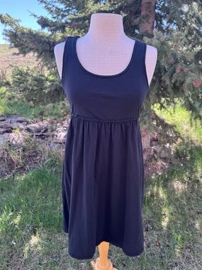 Black Sleeveless Scoop Neck Casual/Sun Dress
